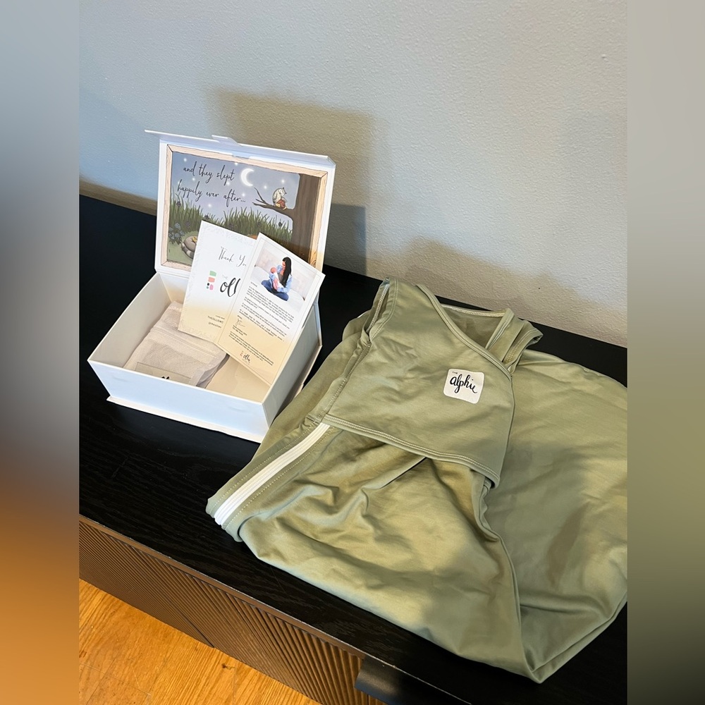 New in box, The Ollie World Alphie Sleep Pouch in olive size “Owl” 4-14 months